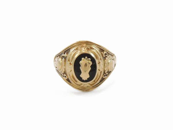 Anello per uomo in oro giallo 375/1000 e onice  - Asta Gioielli e orologi - Associazione Nazionale - Case d'Asta italiane