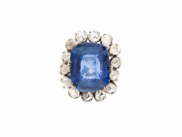 Anello in oro bianco con diamanti e zaffiro sintetico  - Asta Gioielli e orologi - Associazione Nazionale - Case d'Asta italiane