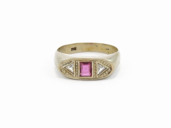 Anello in oro rosa 585/1000 con diamanti e rubino sintetico  - Asta Gioielli e orologi - Associazione Nazionale - Case d'Asta italiane