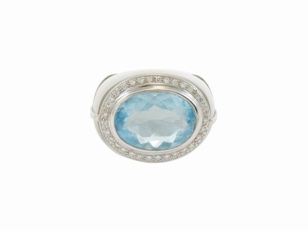Anello da cocktail in oro bianco con diamanti, topazio azzurro e cristallo di rocca  - Asta Gioielli e orologi - Associazione Nazionale - Case d'Asta italiane