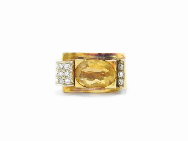 Anello in oro giallo e platino con diamanti e quarzo citrrino  - Asta Gioielli e orologi - Associazione Nazionale - Case d'Asta italiane