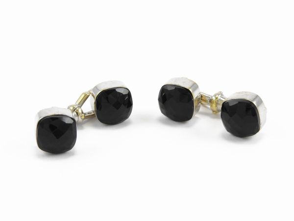 Coppia di gemelli in oro bianco e onici  - Asta Gioielli e orologi - Associazione Nazionale - Case d'Asta italiane