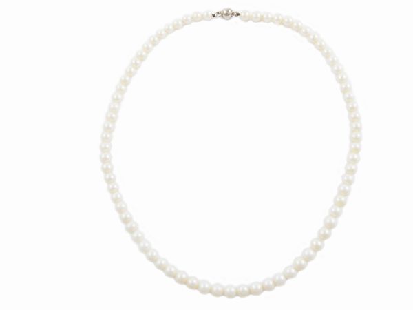Collana di perle coltivate con fermezza in oro bianco  - Asta Gioielli e orologi - Associazione Nazionale - Case d'Asta italiane