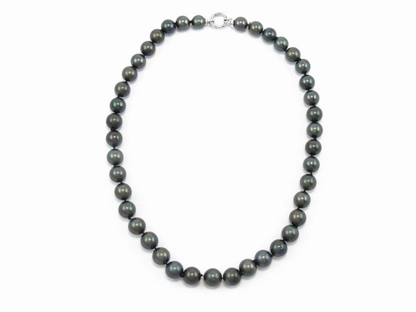 Collana di perle coltivate Tahiti con fermezza in oro bianco  - Asta Gioielli e orologi - Associazione Nazionale - Case d'Asta italiane