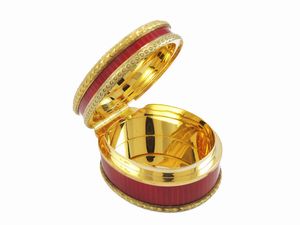 Tabacchiera in oro giallo e argento con smalto rosso e miniatura  - Asta Gioielli e orologi - Associazione Nazionale - Case d'Asta italiane
