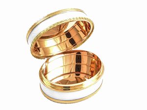 Tabacchiera in oro giallo, oro rosa e argento con diamanti, smalti e miniatura  - Asta Gioielli e orologi - Associazione Nazionale - Case d'Asta italiane