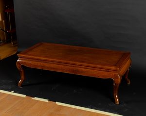 Tavolo basso in legno di Huali, Cina, Dinastia Qing, XIX secolo  - Asta Arte orientale - Associazione Nazionale - Case d'Asta italiane