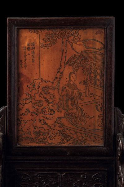 Piccolo paravento da tavolo con placca in legno di bamb� con decoro inciso raffigurante fanciulla e iscrizione, Cina, Dinastia Qing, Dinastia Qing, epoca Qianlong (1736-1796)  - Asta Fine Chinese Works of Art - Associazione Nazionale - Case d'Asta italiane