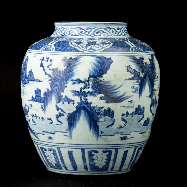 Grande Jar in porcellana bianca e blu con raffigurazione di paesaggio e decori naturalistici entro riserve, Cina, Dinastia Qing, epoca Shunzhi (1644-1661)  - Asta Fine Chinese Works of Art - Associazione Nazionale - Case d'Asta italiane