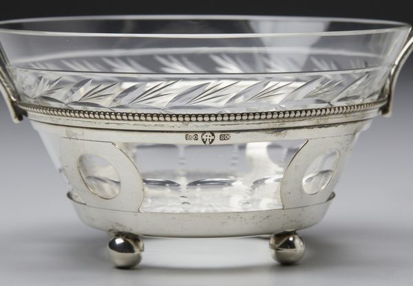 ARGENTIERE ITALIANO DEL XX SECOLO : Coppia di piccoli cestini in argento e vetro  - Asta Asta 401 | ARTE ANTICA E DEL XIX SECOLO Online - Associazione Nazionale - Case d'Asta italiane