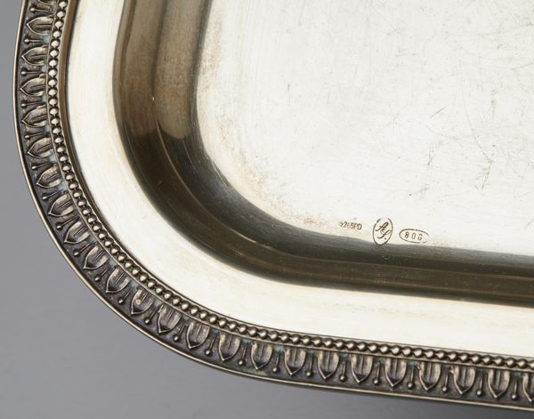 ARGENTIERE INGLESE DEL XX SECOLO : Servizio da t� e caff� in argento composto da teiera, caffettiera, zuccheriera, lattiera e vassoio (non pertinente)  - Asta Asta 401 | ARTE ANTICA E DEL XIX SECOLO Online - Associazione Nazionale - Case d'Asta italiane