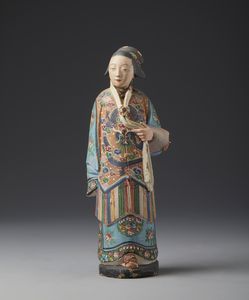 MANIFATTURA PIEMONTESE DEL XIX SECOLO - Magot in terracotta dipinta in policromia raffigurante una cortigiana cinese