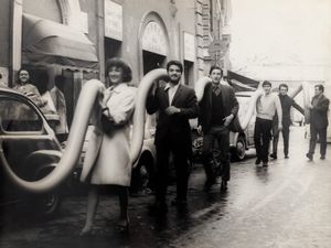 Loreto Soro - Trasporto del tubo con Mattiacci, Loreto e altri amici a Piazza del Popolo