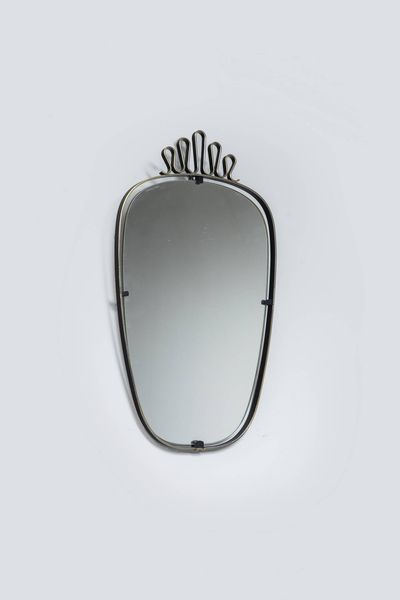 PRODUZIONE ITALIANA : Specchio con cornice in metallo verniciato e ottone. Anni '50 cm 67 5x37  - Asta Design - Associazione Nazionale - Case d'Asta italiane