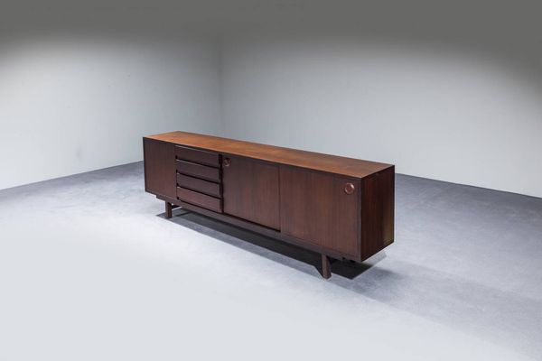 PRODUZIONE ITALIANA : Sideboard in legno  fronte a due sportelli e cassetti. Anni '50 cm 76x239x43  - Asta Design - Associazione Nazionale - Case d'Asta italiane