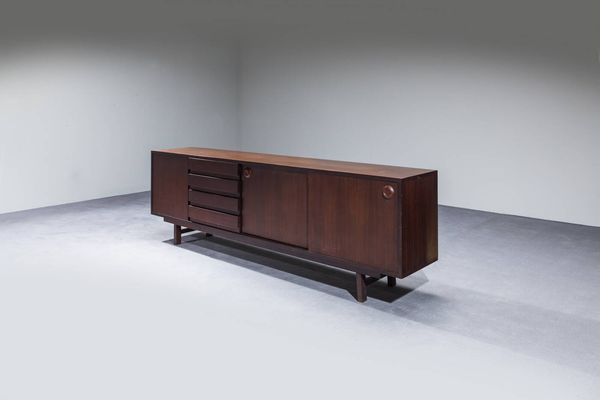 PRODUZIONE ITALIANA : Sideboard in legno  fronte a due sportelli e cassetti. Anni '50 cm 76x239x43  - Asta Design - Associazione Nazionale - Case d'Asta italiane