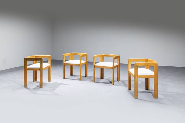 DERK JAN DE VRIES : Quattro sedie in legno di frassino con seduta in tessuto.  Anni '80 cm 63x50x45  - Asta Design - Associazione Nazionale - Case d'Asta italiane