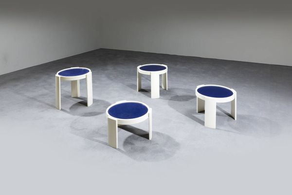 GIANFRANCO FRATTINI : Quattro tavolini mod. 780  - Asta Design - Associazione Nazionale - Case d'Asta italiane