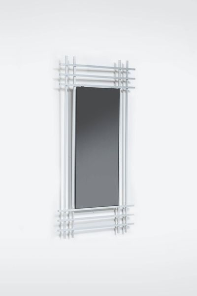 PRODUZIONE ITALIANA : Specchio con struttura in alluminio.  Anni '70 cm 94x49  - Asta Design - Associazione Nazionale - Case d'Asta italiane