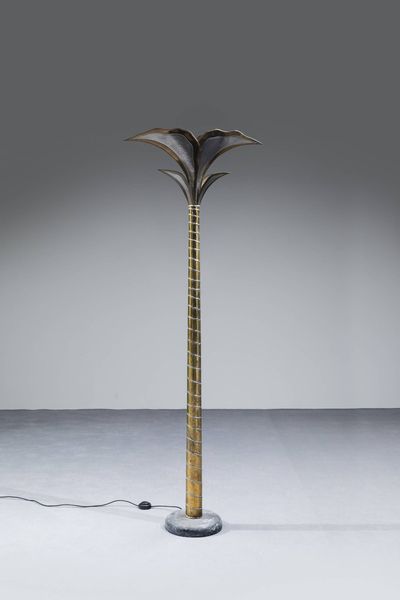 JANSEN MAISON : Lampada da terra in ottone e metallo con base in marmo. Anni '70 h cm 186x67 5  - Asta Design - Associazione Nazionale - Case d'Asta italiane