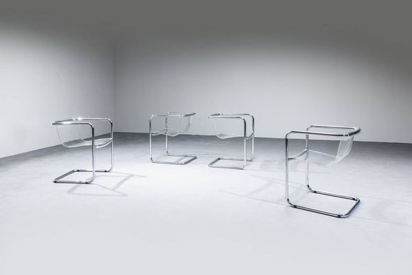 C2 : Quattro sedie con struttura in tubolare d'acciaio  seduta in materiale plastico. Prod. C2 anni '70 cm 67 5x50x52  - Asta Design - Associazione Nazionale - Case d'Asta italiane