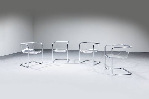 C2 : Quattro sedie con struttura in tubolare d'acciaio  seduta in materiale plastico. Prod. C2 anni '70 cm 67 5x50x52  - Asta Design - Associazione Nazionale - Case d'Asta italiane
