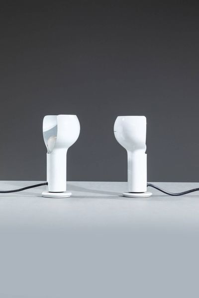 JOE COLOMBO : Coppia di lampade da tavolo mod. Flash  - Asta Design - Associazione Nazionale - Case d'Asta italiane