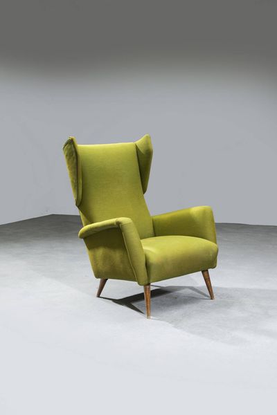 GIO PONTI Milano 1891 - 1979 : Poltrona con struttura in legno e rivestimento in tessuto. Disegno originale per gli arredi dell'Hotel Royal di Napoli Prod. Dassi 1956 cm 100x73x75  - Asta Design - Associazione Nazionale - Case d'Asta italiane