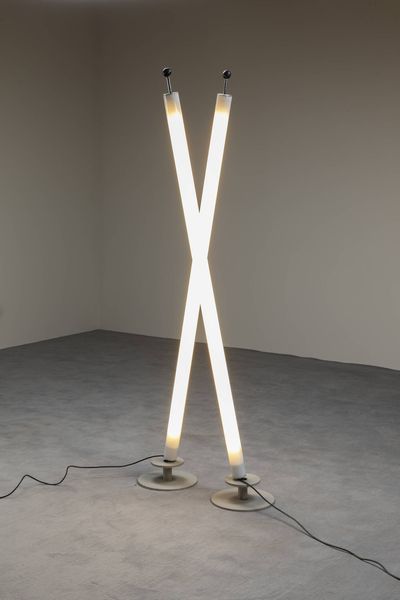 CHRISTIAN DEUBER : Coppia di lampade da terra mod.Tube  - Asta Design - Associazione Nazionale - Case d'Asta italiane