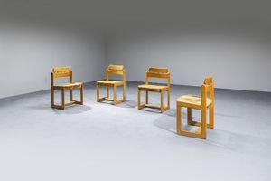 ILMARI TAPIOVAARA - Quattro sedie in legno frassino. Marchio sotto la seduta Prod. F.lli Montina anni '70  cm 74x46 5x43