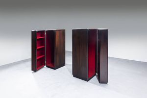 PRODUZIONE ITALIANA : Coppia di mobili portabiti in legno  interno rivestito in legno laminato rosso. Anni '70  cm 150x80x58  - Asta Design - Associazione Nazionale - Case d'Asta italiane