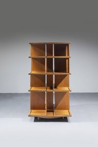PRODUZIONE ITALIANA : Libreria girevole in legno. Anni '70 cm 166x85x85  - Asta Design - Associazione Nazionale - Case d'Asta italiane