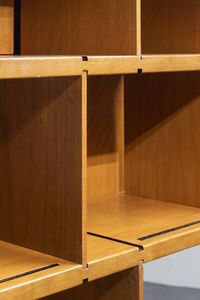 PRODUZIONE ITALIANA : Libreria girevole in legno. Anni '70 cm 166x85x85  - Asta Design - Associazione Nazionale - Case d'Asta italiane