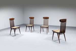 PRODUZIONE ITALIANA - Quattro sedie in legno con seduta in paglia. Anni '50 cm 100x46x46
