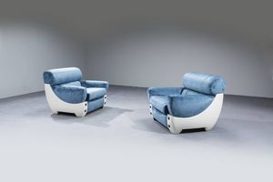 PRODUZIONE ITALIANA - Coppia di poltrone Space Age con struttura in vetroresina e imbottitura rivestita con tessuto. Anni '60 cm 80x [..]