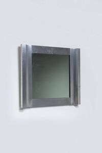 ENZO BIOLI - Specchio con cornice in alluminio inox. Etichetta del Produttore Prod. Il Picchio Ceramica d'Arte anni '70 cm  [..]