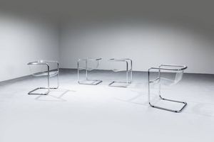 C2 : Quattro sedie con struttura in tubolare d'acciaio  seduta in materiale plastico. Prod. C2 anni '70 cm 67 5x50x52  - Asta Design - Associazione Nazionale - Case d'Asta italiane