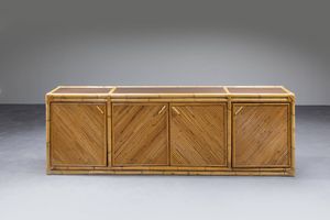 VIVAI DEL SUD : Grande credenza  a quattro ante con struttura in bamboo e piani in vetro.  Prod. Vivai sel Sud anni '70 cm 180 5x239x42  - Asta Design - Associazione Nazionale - Case d'Asta italiane