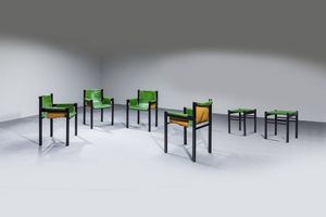 IBISCO - Quattro sedie con coppia di sgabelli in legno laccato e seduta in cuoio. Etichetta del Produttore Prod. Ibisco  [..]