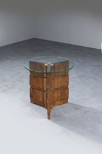 PRODUZIONE ITALIANA - Tavolino con struttura in legno e piano in vetro  rotondo.  Anni '30 cm 57x59 5