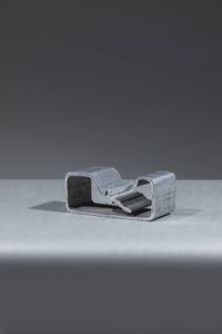 SERGIO PUTATTI Follonica (GR) 1939 : Scultura in alluminio stampato. cm 11x25 5x12  - Asta Design - Associazione Nazionale - Case d'Asta italiane