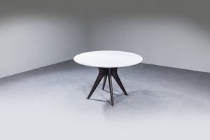 PRODUZIONE ITALIANA : Tavolo con struttura in legno e piano rotondo in marmo bianco. Anni '50 cm 75x125 5  - Asta Design - Associazione Nazionale - Case d'Asta italiane