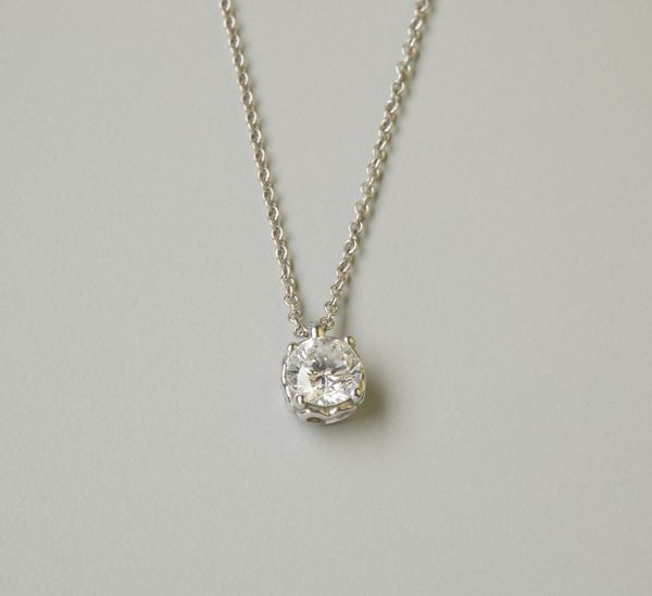 . : Collana 'Re Carlo' oro bianco e giallo 18 carati e diamante taglio a brillante di 0.50 ct. F/SI.  - Asta Asta 402 | GIOIELLI - OROLOGI Online - Associazione Nazionale - Case d'Asta italiane