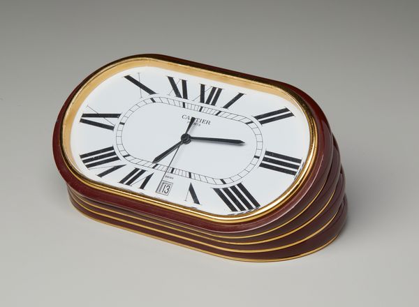CARTIER : Ricercato orologio da tavolo laccato marrone, movimento al quarzo by Cartier.  - Asta Asta 402 | GIOIELLI - OROLOGI Online - Associazione Nazionale - Case d'Asta italiane
