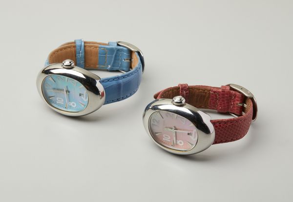 LOCMAN : Due orologi in acciaio con cassa ovale con cinturino rosso e azzurro.  - Asta Asta 402 | GIOIELLI - OROLOGI Online - Associazione Nazionale - Case d'Asta italiane