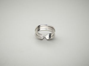 CARTIER : Moderno anello in oro bianco 18 carati lucido e satinato.  - Asta Asta 402 | GIOIELLI - OROLOGI Online - Associazione Nazionale - Case d'Asta italiane