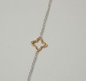 . : Collana 'Re Carlo' oro bianco e giallo 18 carati e diamante taglio a brillante di 0.50 ct. F/SI.  - Asta Asta 402 | GIOIELLI - OROLOGI Online - Associazione Nazionale - Case d'Asta italiane