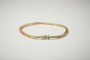 . : Bracciale modello tennis rainbow in oro giallo 18 carati e zaffiri multicolore di 4.60 ct.  - Asta Asta 402 | GIOIELLI - OROLOGI Online - Associazione Nazionale - Case d'Asta italiane