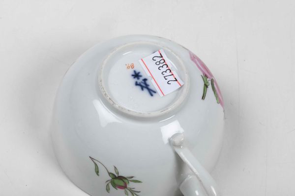 Tazza con piattino<BR>Meissen, periodo Marcolini, 1774-1814<BR>  - Asta Porcellane venete ed europee di un'importante Famiglia veneziana - Associazione Nazionale - Case d'Asta italiane