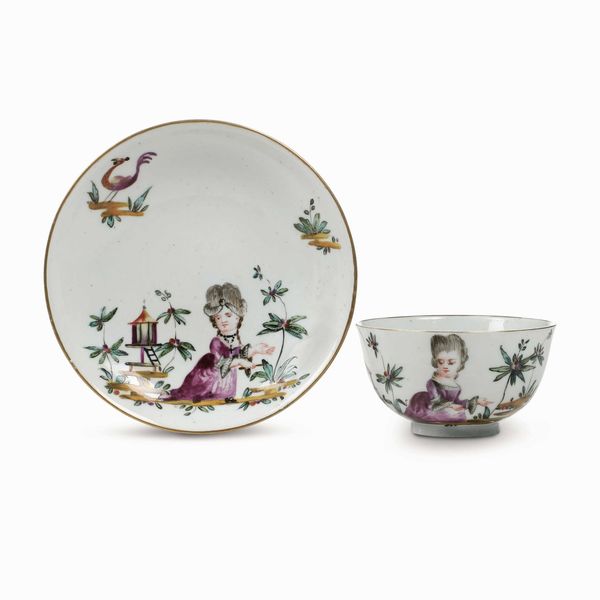 Rara tazza con piattino<BR>Venezia, Manifattura Cozzi, 1770 circa<BR>  - Asta Porcellane venete ed europee di un'importante Famiglia veneziana - Associazione Nazionale - Case d'Asta italiane